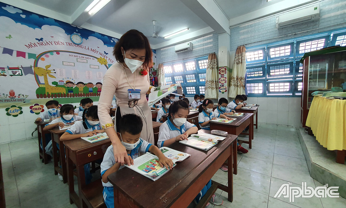 Tiền Giang đang nỗ lực đảm bảo an toàn cho học sinh đến trường học trực tiếp. Ảnh chụp ngày 8-3-2022 tại Trường Tiểu học Lê Quý Đôn, TP. Mỹ Tho.                                                                                            Ảnh: PHI CÔNG