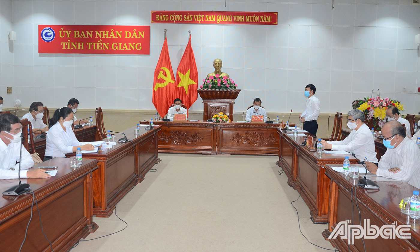 Quang cảnh cuộc họp.