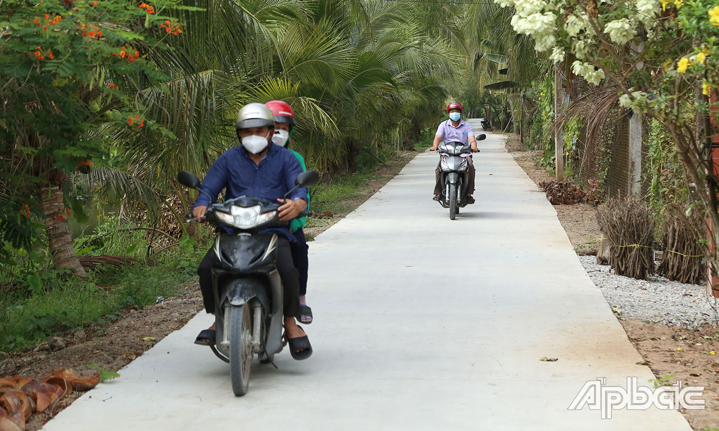  Con đường Đông Cầu Cống được đầu tư, nâng cấp khang trang.