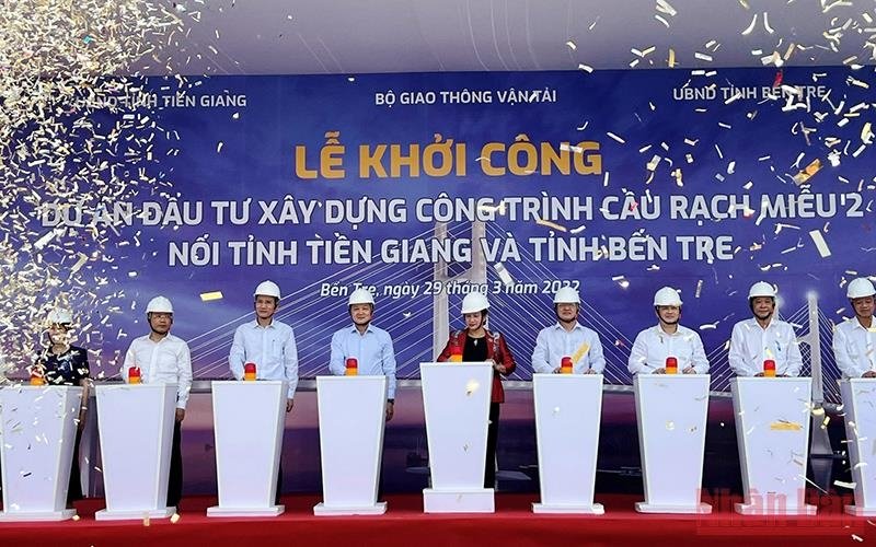 At the groundbreaking ceremony for the bridge. (Photo: NDO).