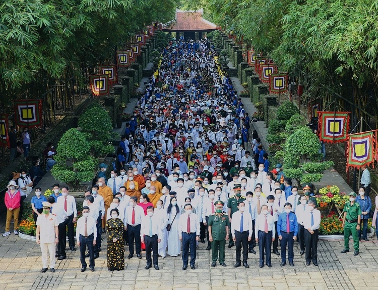 At the incense-offering ceremony in HCM City (Photo: VNA).