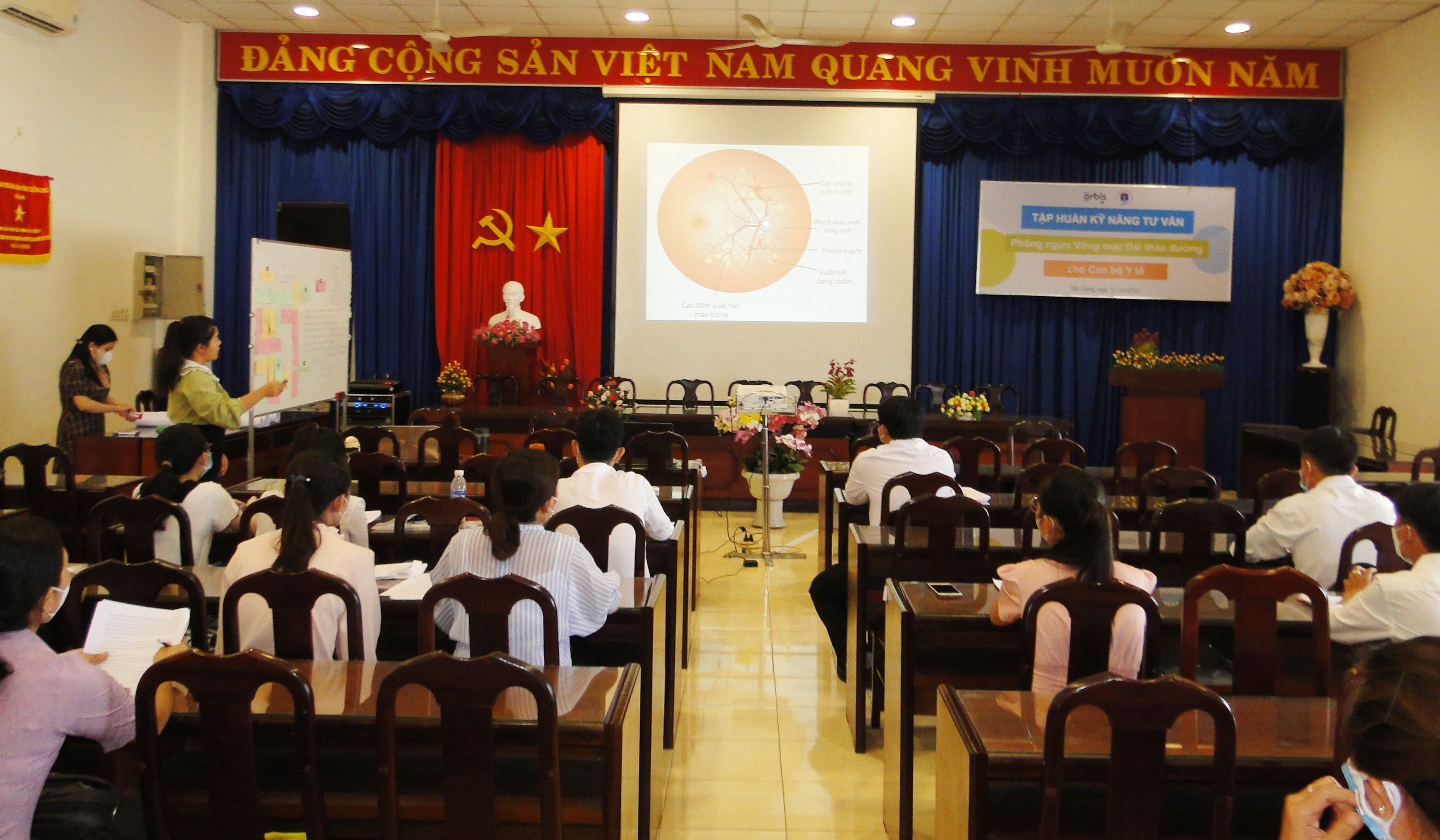 Quang cảnh buổi tập huấn