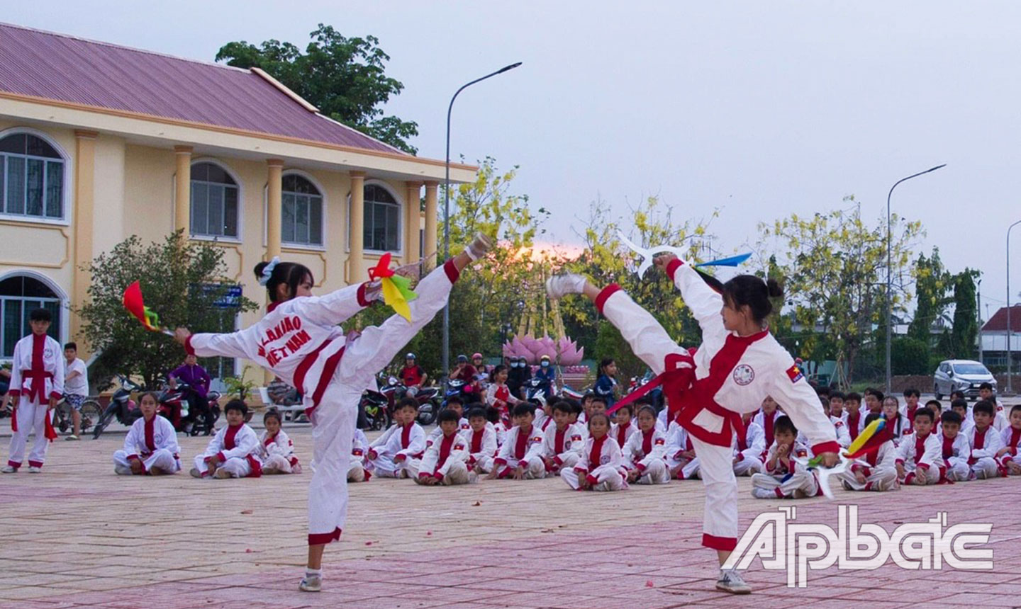 Biểu diễn quyền là thế mạnh của các VĐV Võ cổ truyền Chợ Gạo ở các giải đấu trong và ngoài tỉnh.