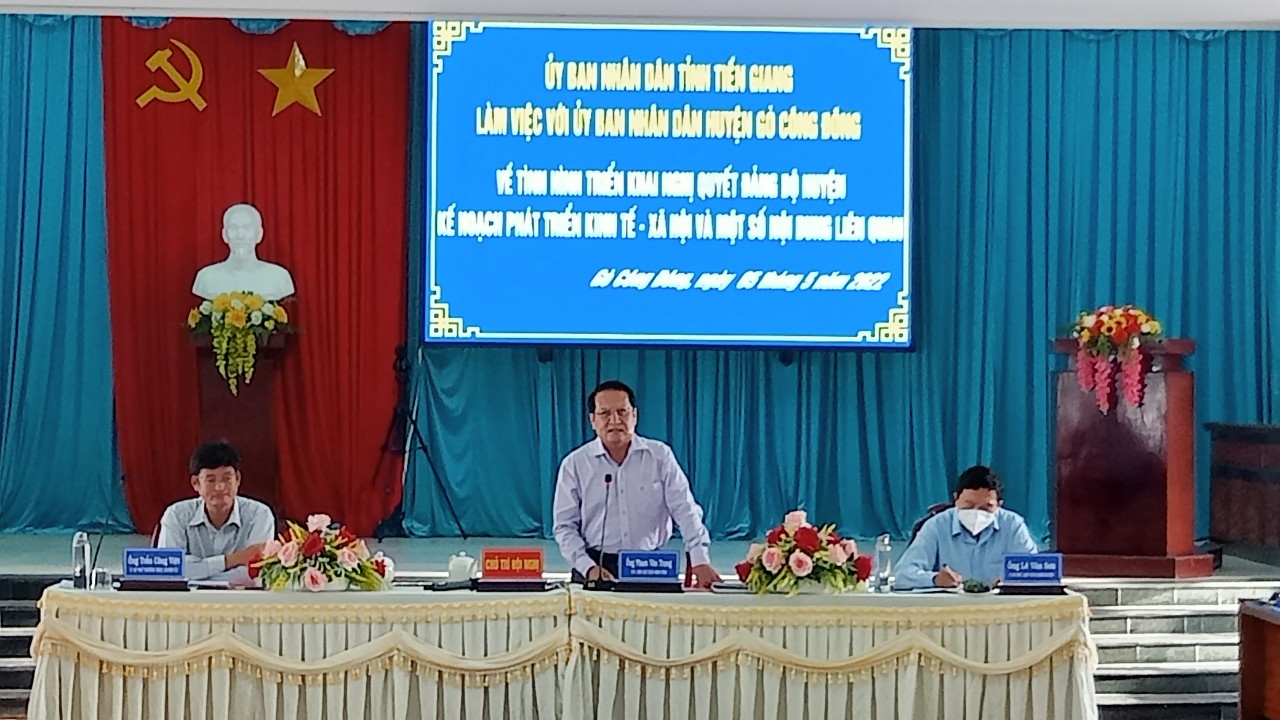 đồng chí Phạm Văn Trọng Tỉnh ủy viên, Phó Chủ tịch UBND tỉnh Tiền Giang phát biểu tại hội nghị
