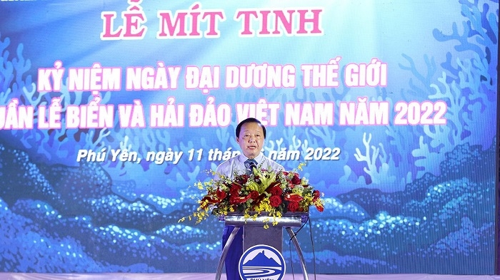 Minister of Natural Resources and Environment Tran Hong Ha addressing the meeting (Photo: baotainguyenmoitruong.vn).