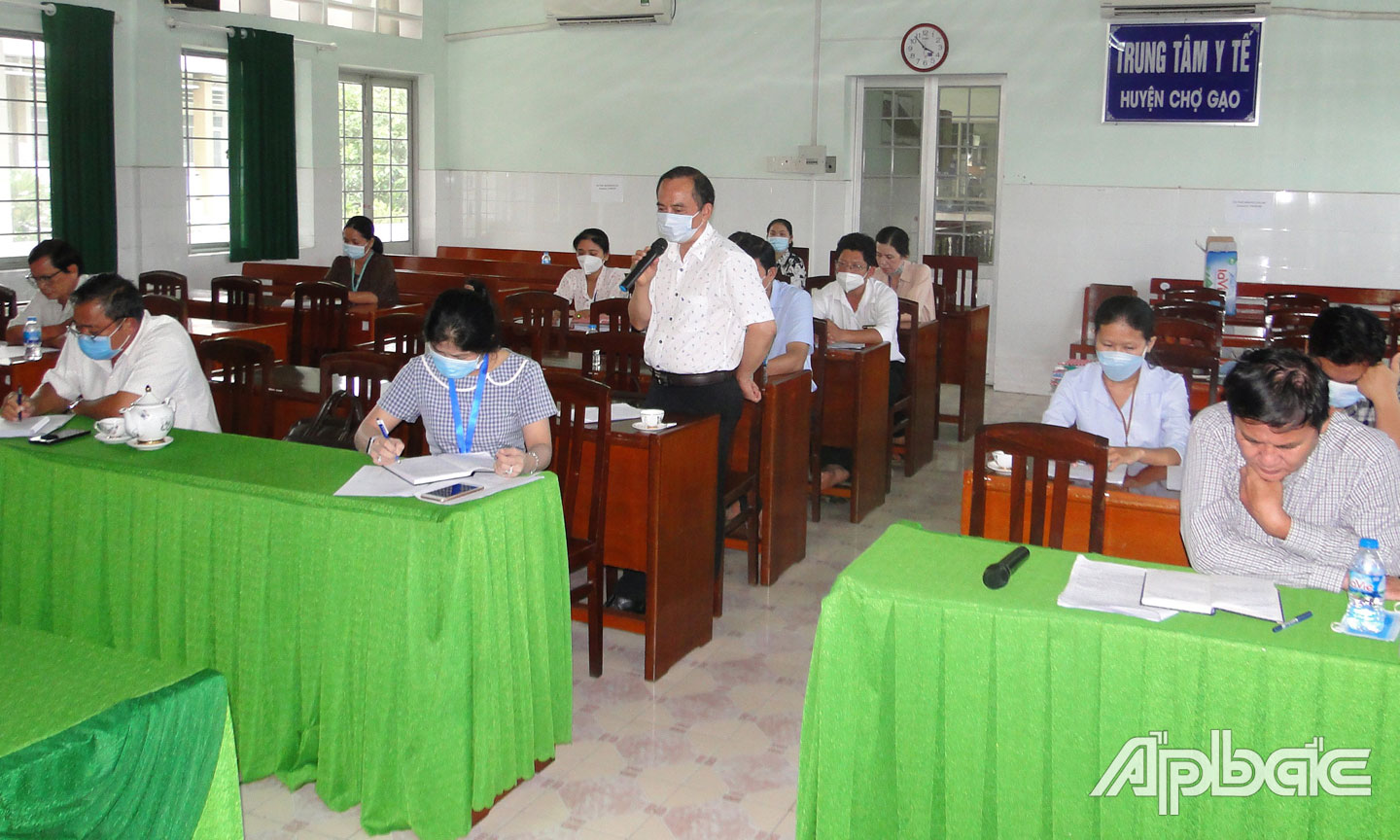 Đoàn làm việc tại TTYT Chợ Gạo.