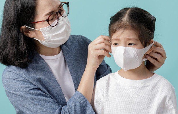 Dịch COVID-19 có nguy cơ bùng phát trở laị, người dân không nên chủ quan, bỏ hoàn toàn việc đeo khẩu trang.