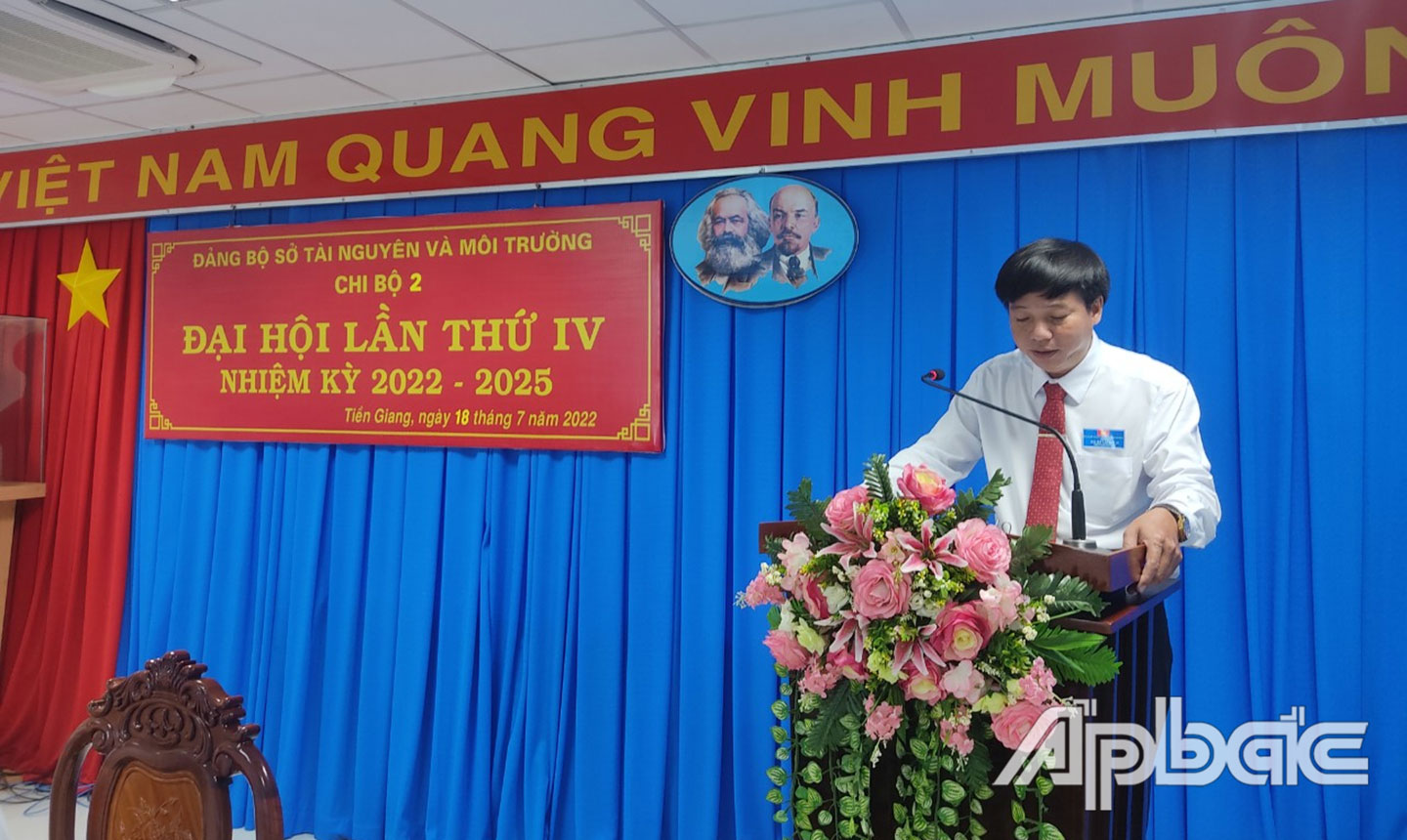 Đồng chí Võ Văn Tươi – Phó Bí thư Đảng ủy Sở Tài nguyên và Môi trường phát biểu chỉ đạo 