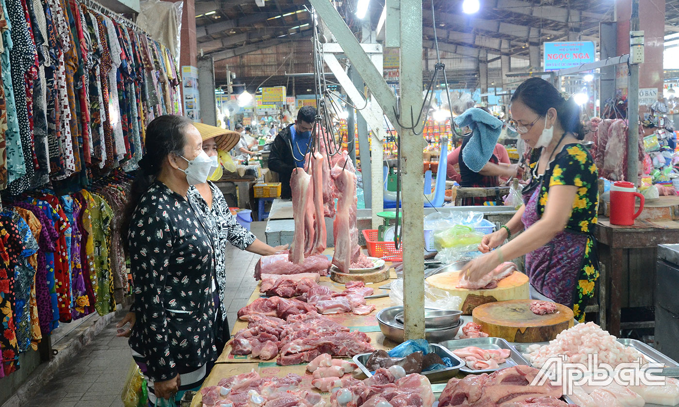 Giá thịt heo tại các chợ truyền thống tăng khoảng 20.000 đồng/kg.