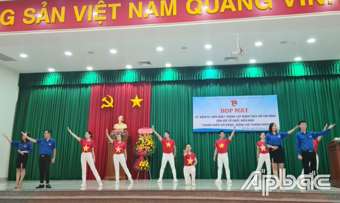 Nhiều tiết mục được các ĐV-TN trong Đoàn khối dàn dựng công phu (Ảnh do  Đoàn khối cung cấp).