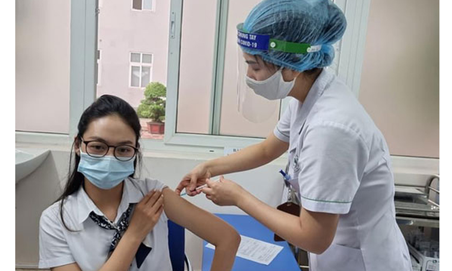 Việt Nam đã tăng nhanh tỷ lệ bao phủ vaccine, song tại một số nơi, việc tiêm vaccine chưa bảo đảm yêu cầu, tiến độ tiêm chủng còn chậm.