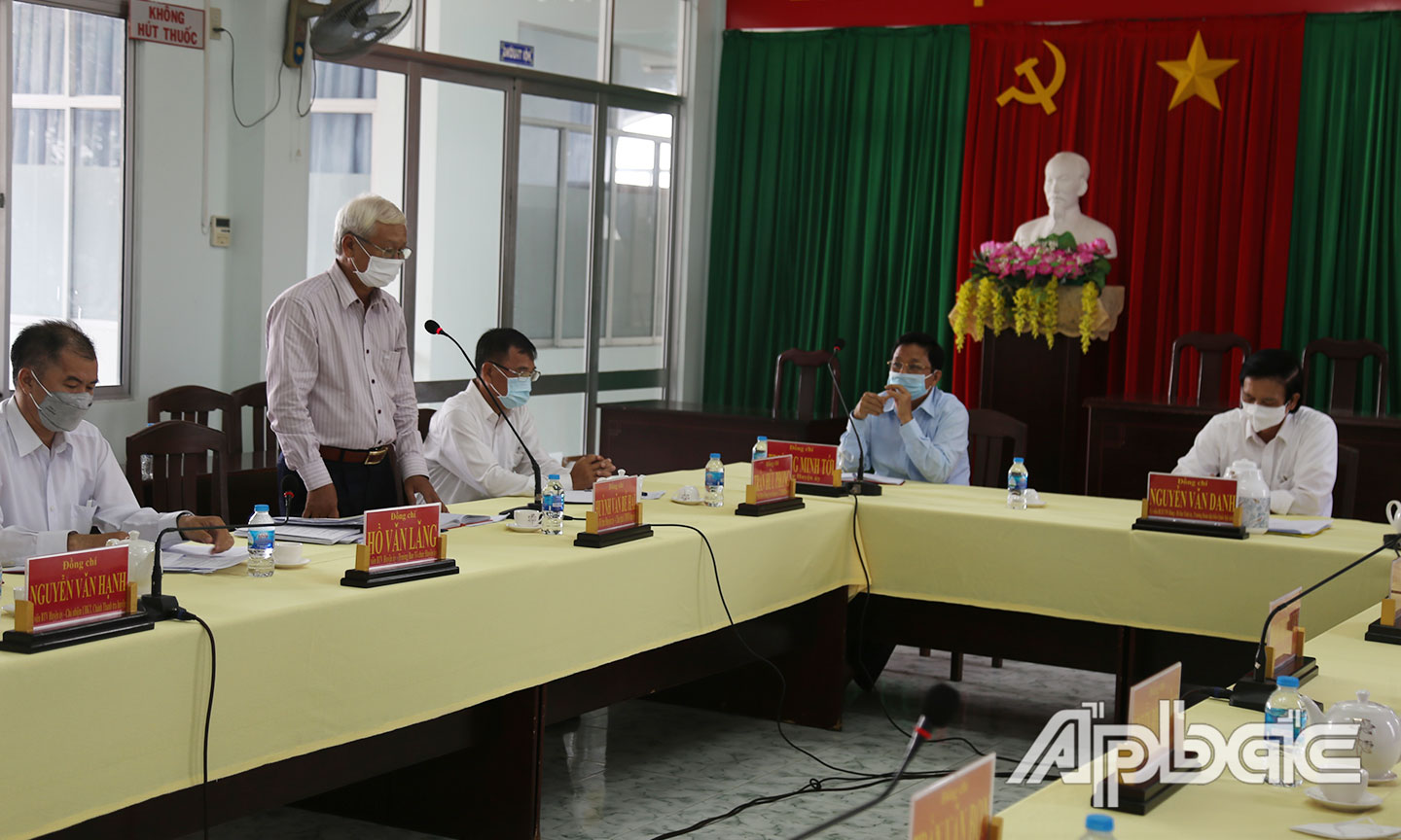 Chủ tịch UBND huyện Châu Thành Huỳnh Văn Bé Hai đề xuất các vấn đề liên quan đầu tư công.