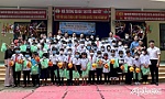 Hội Liên hiệp Phụ nữ tỉnh Tiền Giang: Trao quà trung thu cho trẻ em tại huyện Tân Phước