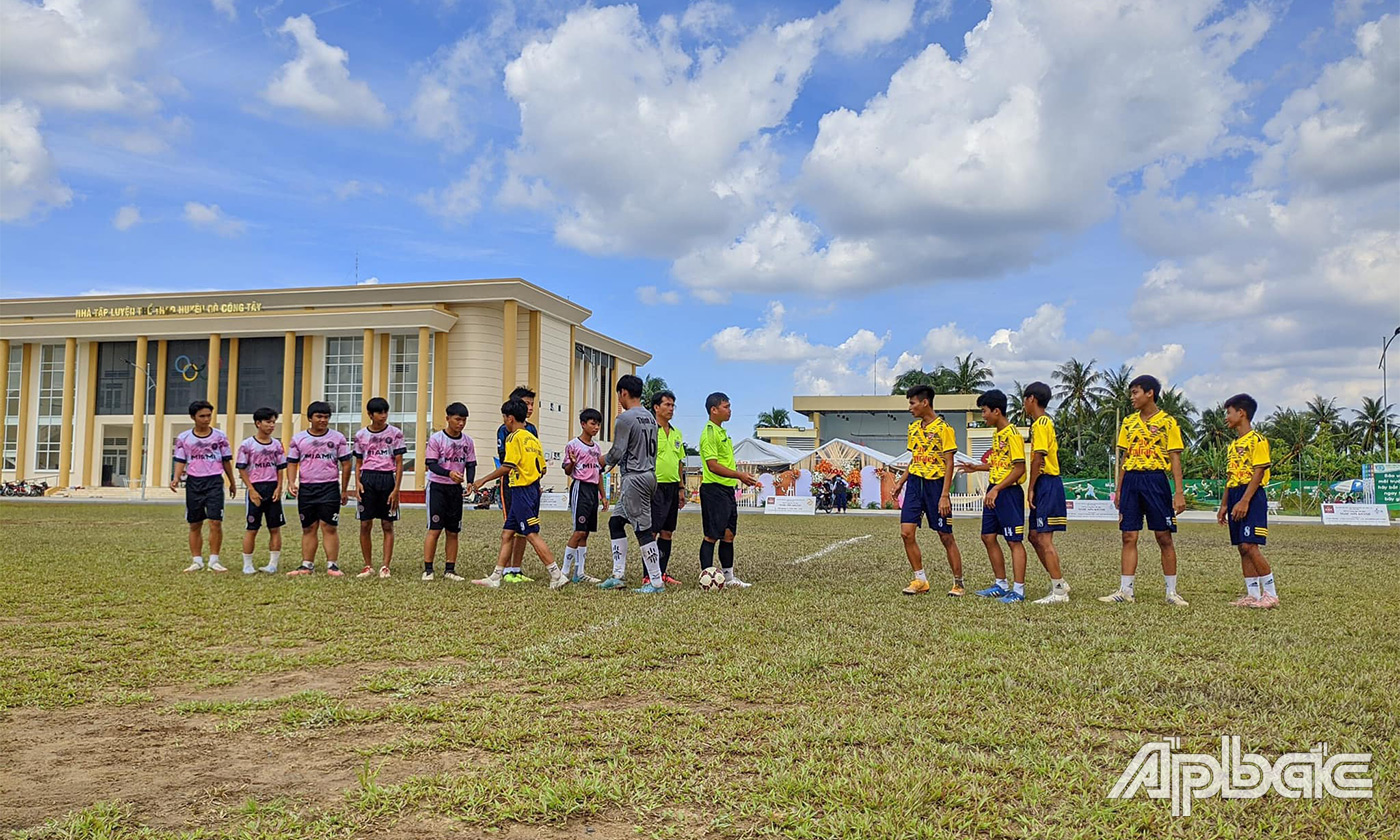 giải bóng đá học sinh