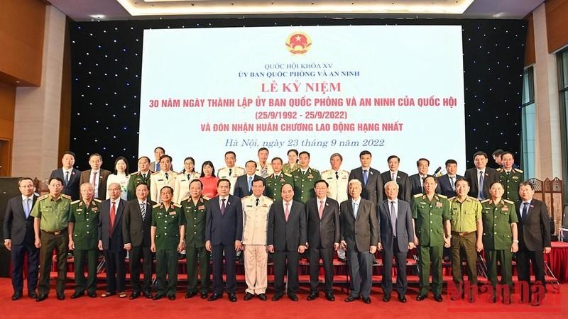 President Nguyen Xuan Phuc, Chairman of the Council of National Defence and Security, and National Assembly Chairman Vuong Dinh Hue attend the ceremony. (Photo: NDO/Duy Linh).