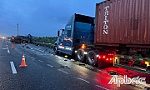 2 container tông nhau trên cao tốc TP. Hồ Chí Minh - Trung Lương