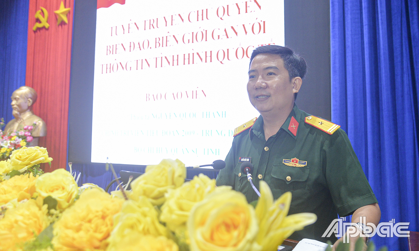 Thiếu tá Nguyễn Quốc Thanh, Chính trị viên Tiểu đoàn 2009, Trung đoàn 924, Bộ Chỉ huy Quân sự tỉnh tham gia trình bày báo cáo chuyên đề. 