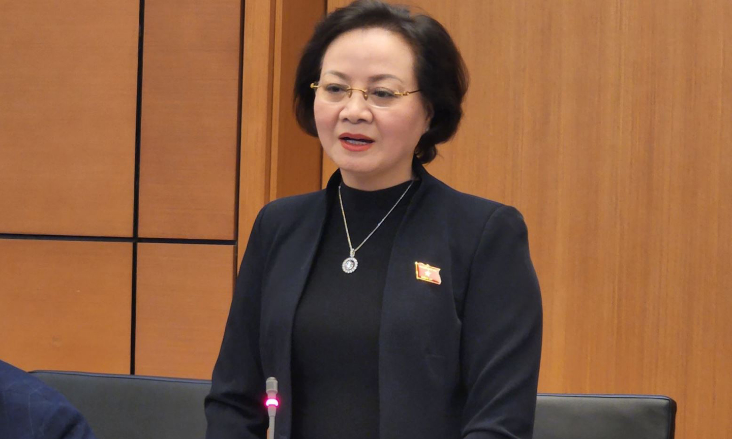 Bộ trưởng Bộ Nội vụ Phạm Thị Thanh Trà phát biểu tại phiên thảo luận ở tổ sáng 22/10.