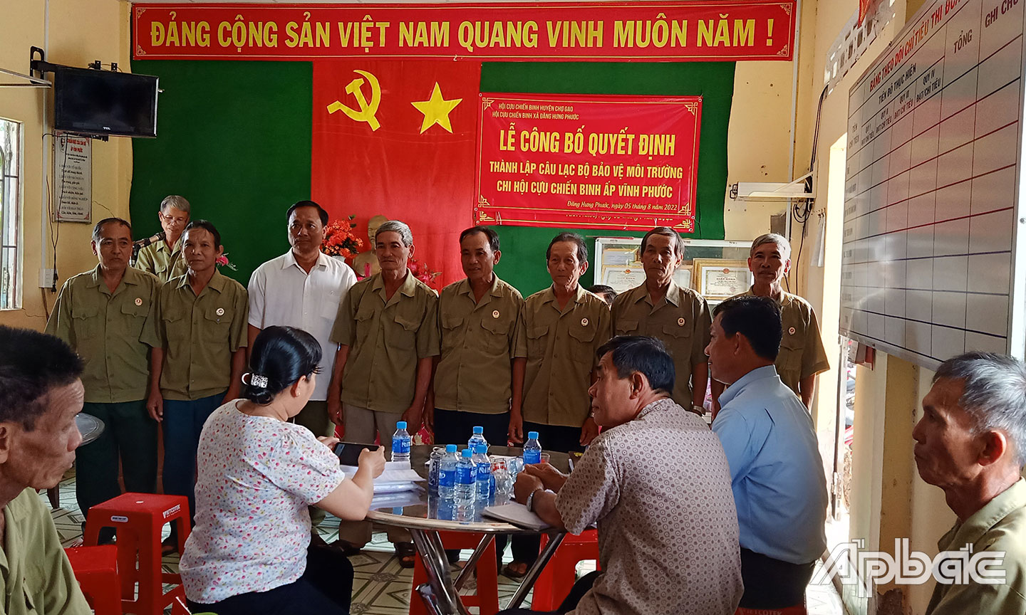 Ra mắt CLB bảo vệ môi trường Chi hội CCB ấp Vĩnh Phước, xã Đăng Hưng Phước.