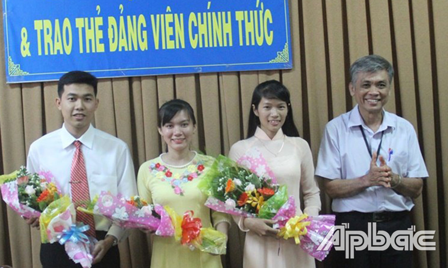  Sinh viên Trường Đại học Tiền Giang vinh dự được kết nạp vào Đảng. 