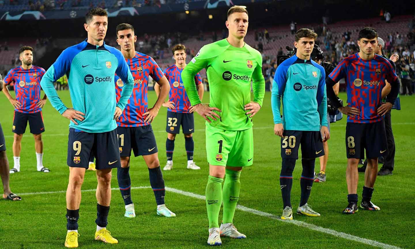 Barcelona gây thất vọng khi không thể vượt qua vòng bảng Champions League. Ảnh: Vietnamnet.vn