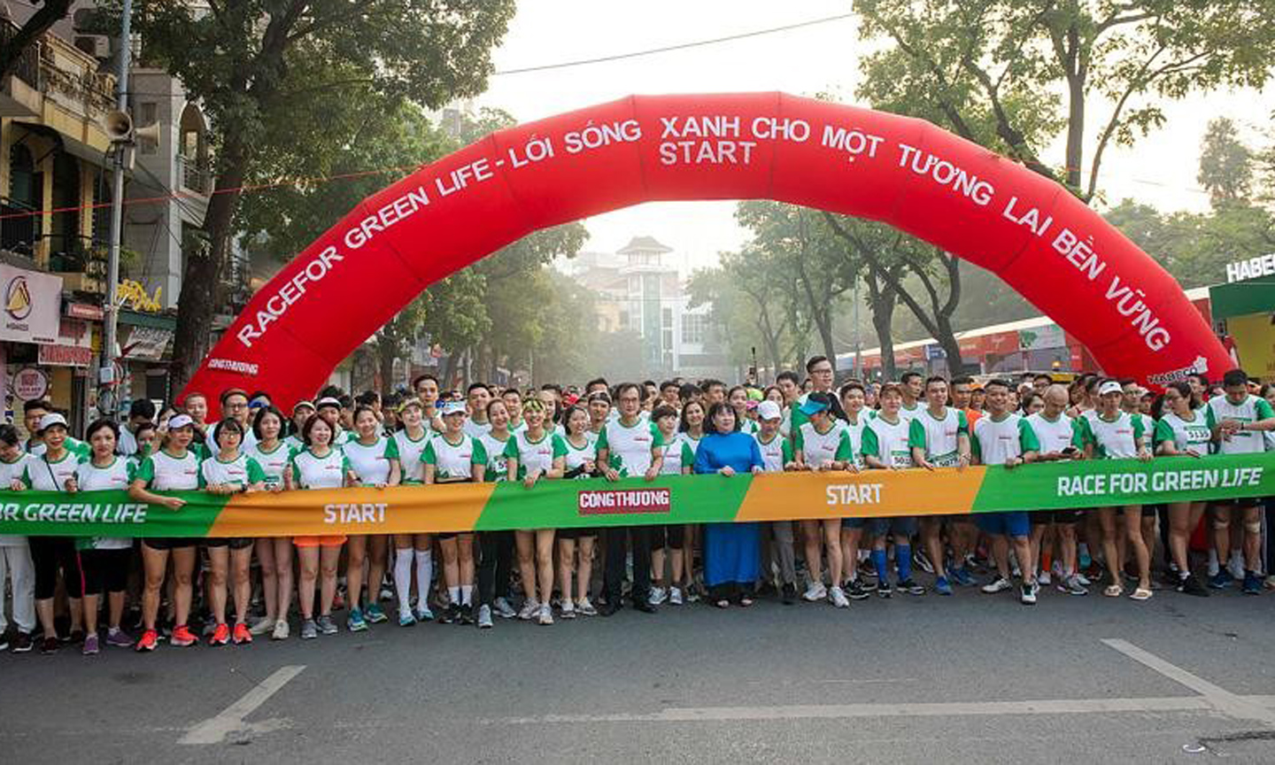 Runners at the event (Photo: hanoimoi.com.vn).