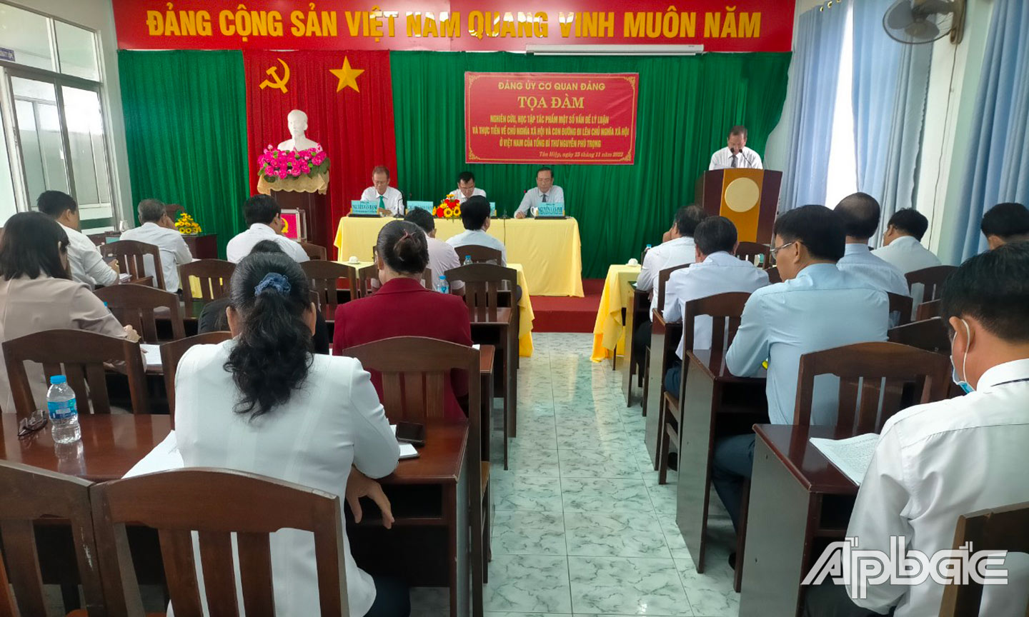   Quang cảnh cuộc tọa đàm.