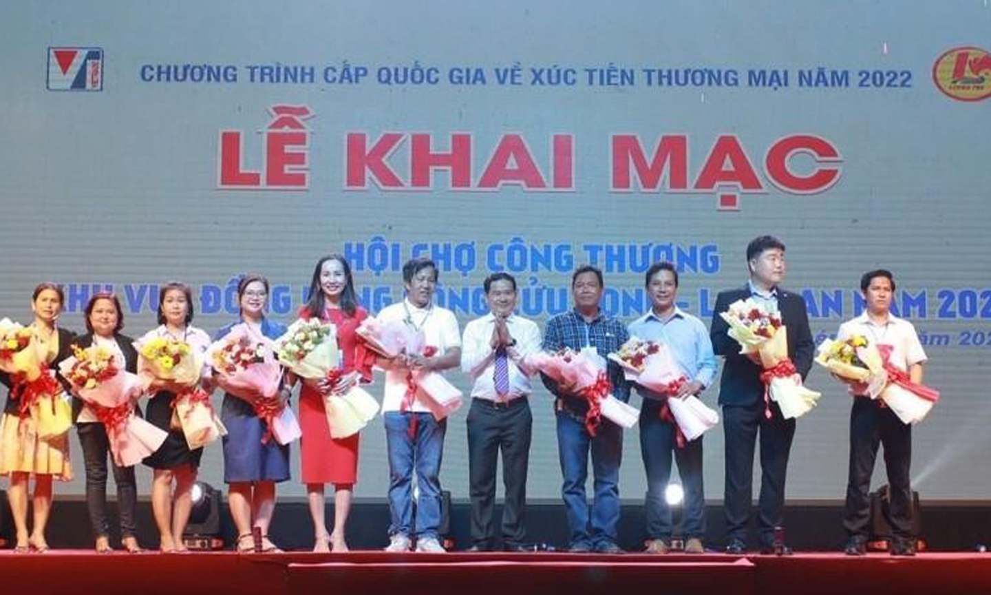 Mekong Delta Industry and Trade Fair opens in Long An.