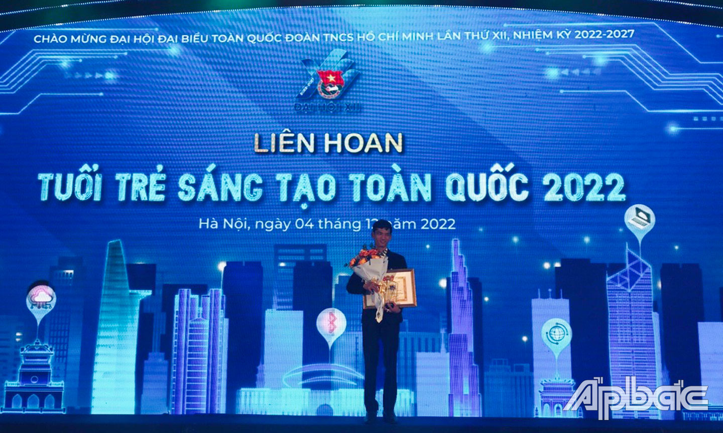 Anh Thanh được tuyên dương tại Liên hoan Tuổi trẻ sáng tạo toàn quốc năm 2022.