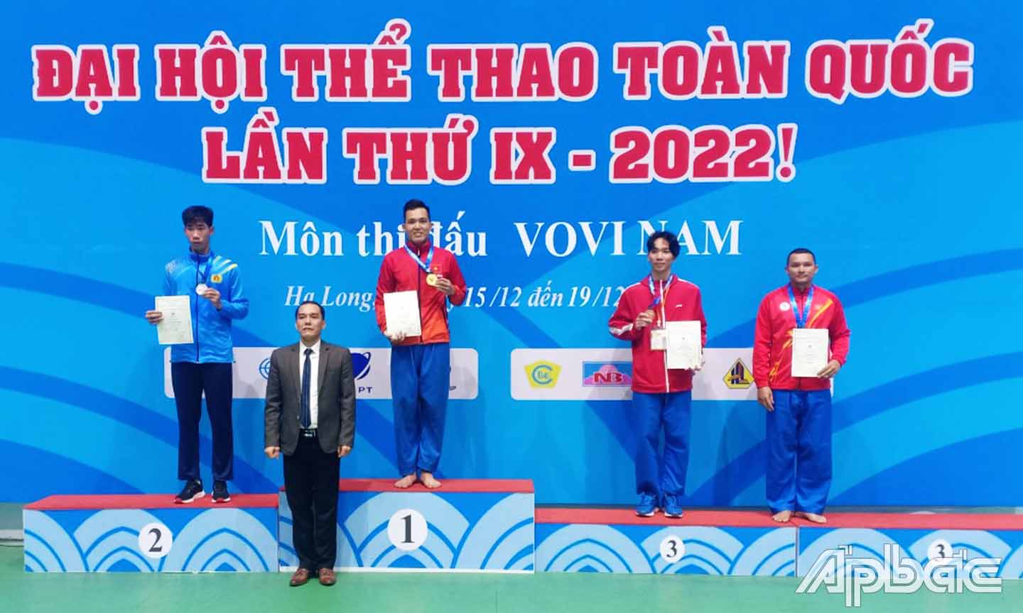 VĐV Phan Thanh Ngân đoạt HCV môn Vovinam.