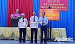 Huyện Cai Lậy: Trao Huy hiệu Đảng cho đảng viên cao niên xã Hiệp Đức