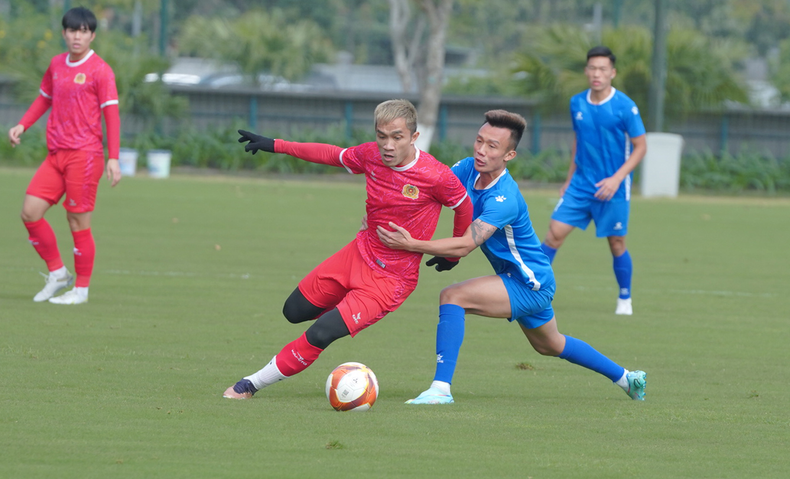 Đội Công an Hà Nội tập luyện chuẩn bị cho V.League 1-2023.