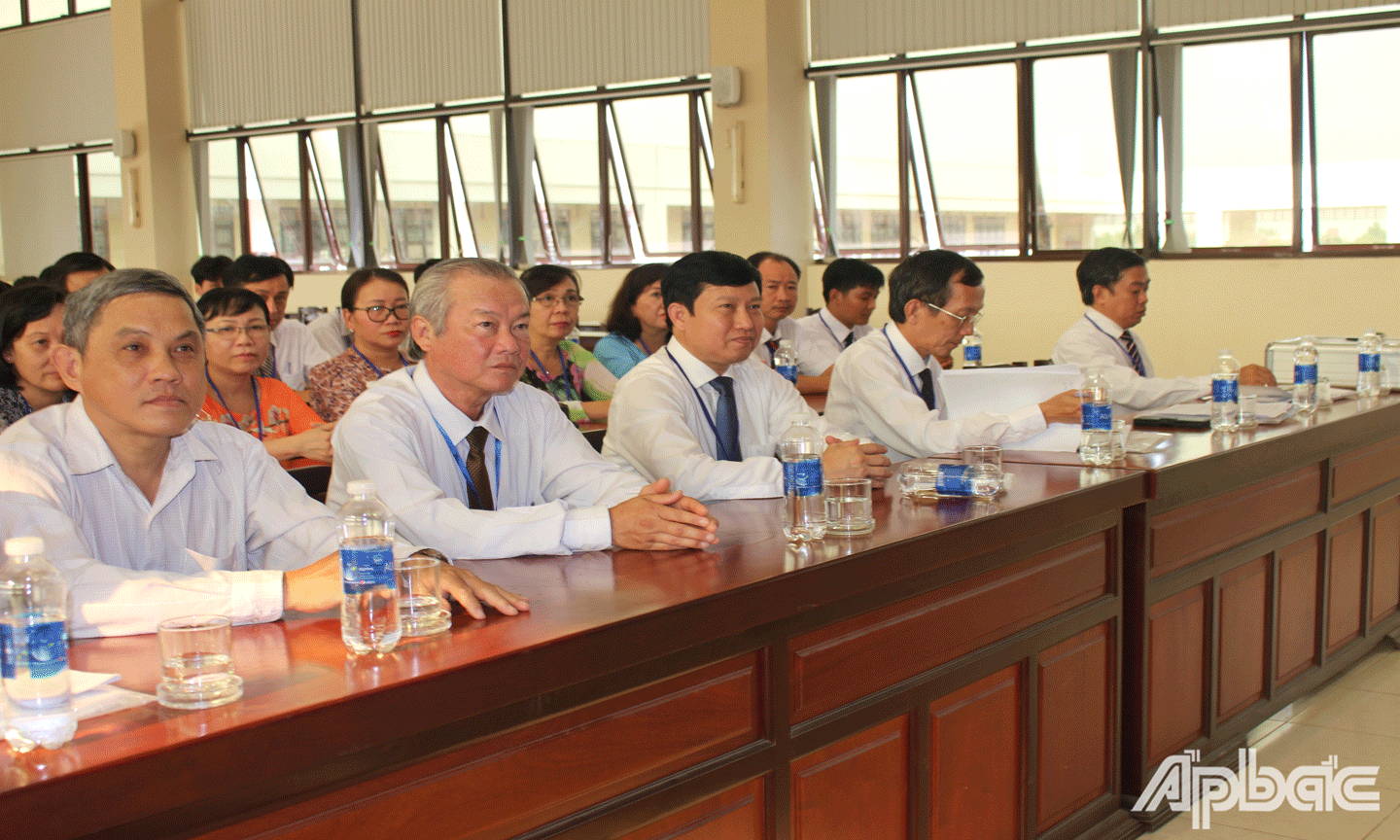 Quang cảnh buổi khai mạc. 