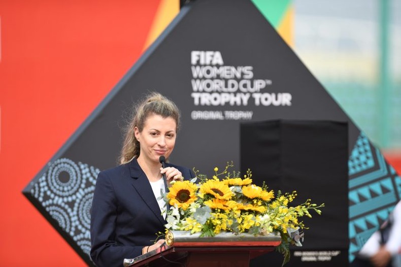 Bà Sarah Gandoin - Đại diện FIFA phát biểu tại buổi lễ.