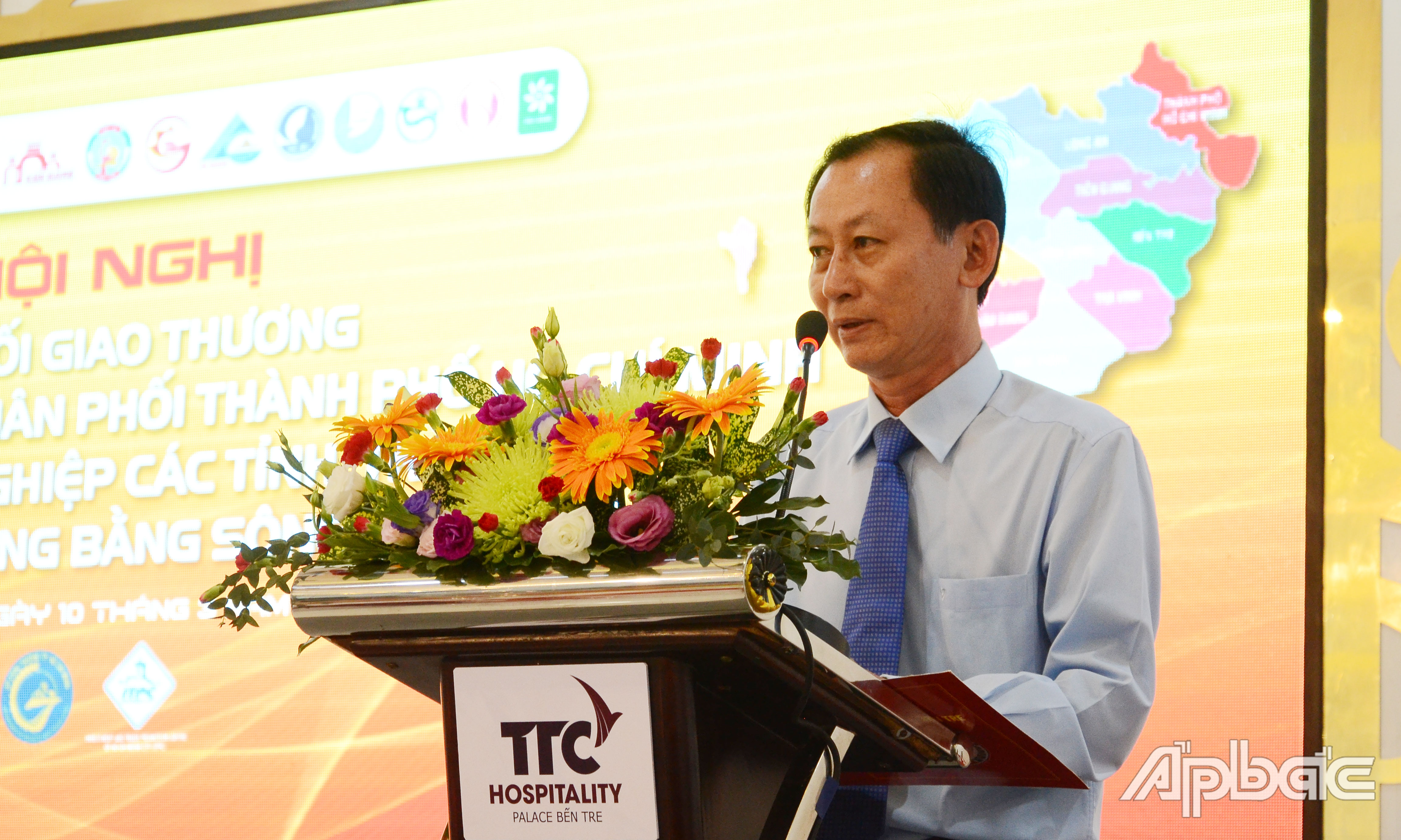 Phó Chủ tịch UBND tỉnh Bến Tre Nguyễn Minh Cảnh phát biểu tại hội nghị.