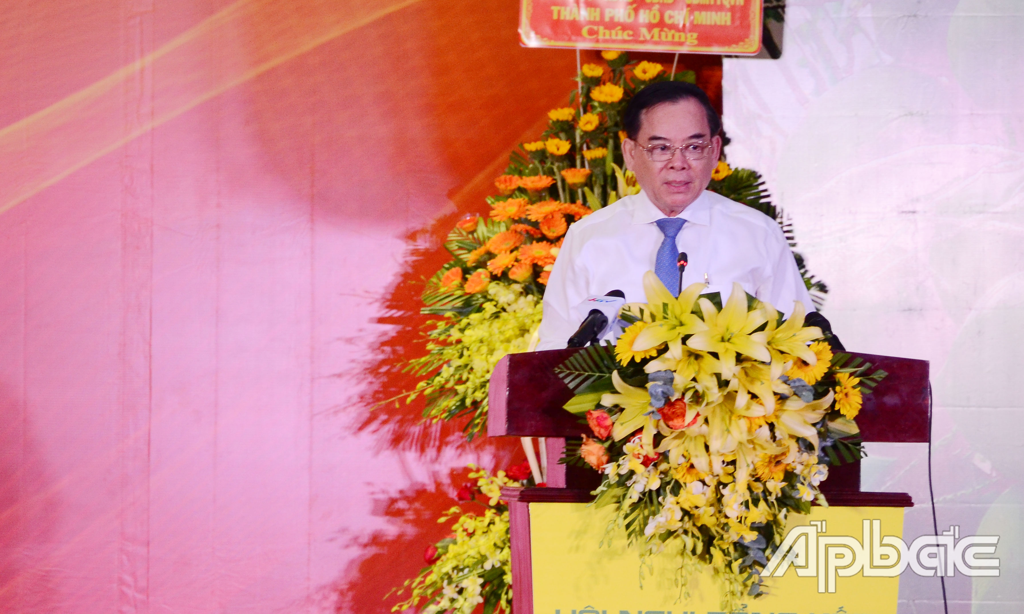 Chủ tịch UBND tỉnh Bến Tre Trần Ngọc Tam phát biểu tại hội nghị.