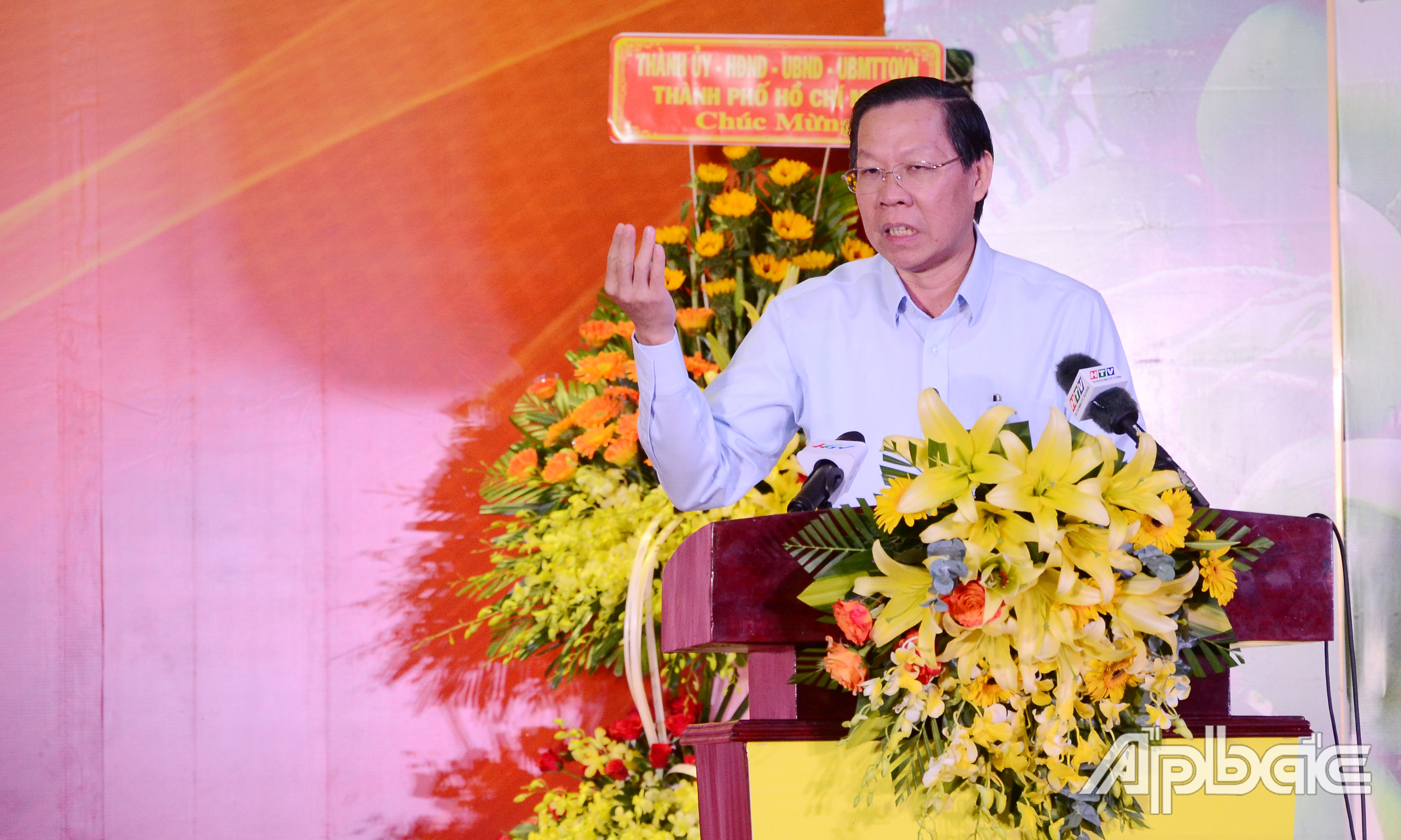 Chủ tịch UBND TP. Hồ Chí Minh Phan Văn Mãi phát biểu tại hội nghị.