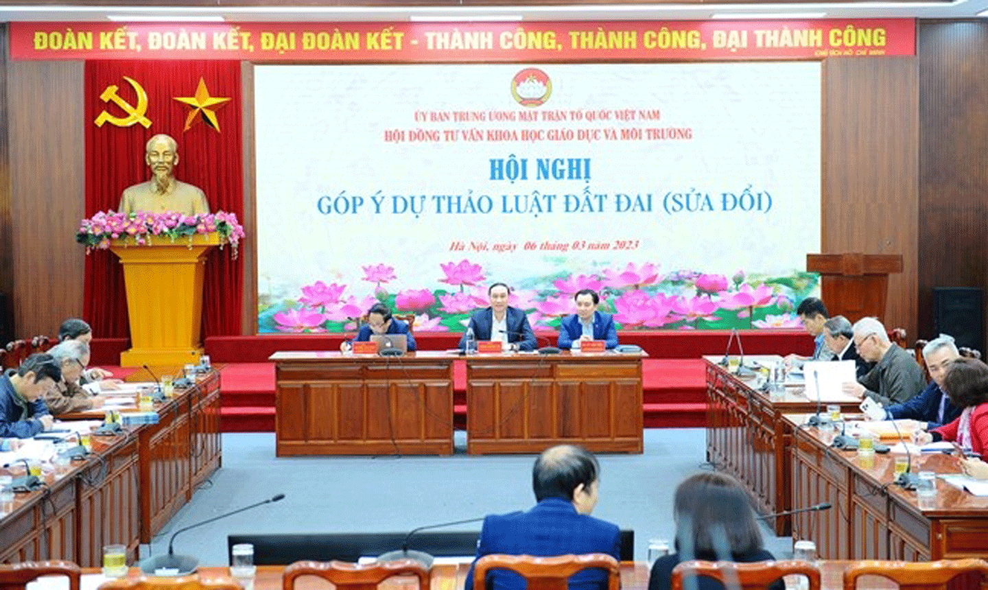 Hội nghị góp ý dự thảo Luật Đất đai (sửa đổi) do Hội đồng tư vấn Khoa học, Giáo dục và Môi trường - Uỷ ban trung ương MTTQ Việt Nam đã tổ chức.