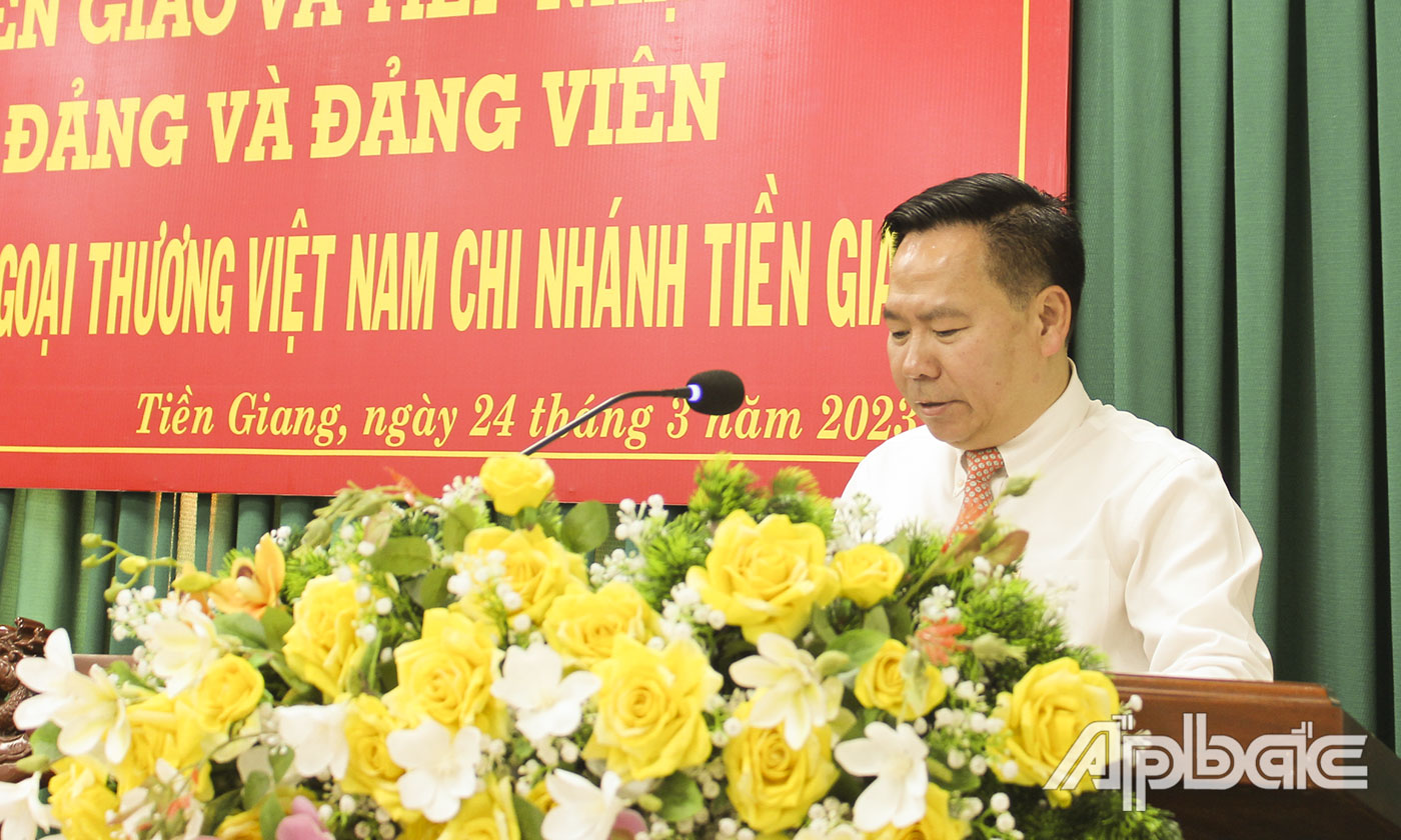 Trưởng Ban kiểm soát Ngân hàng Vietcombank Lại Hữu Phước phát biểu tại buổi lễ.