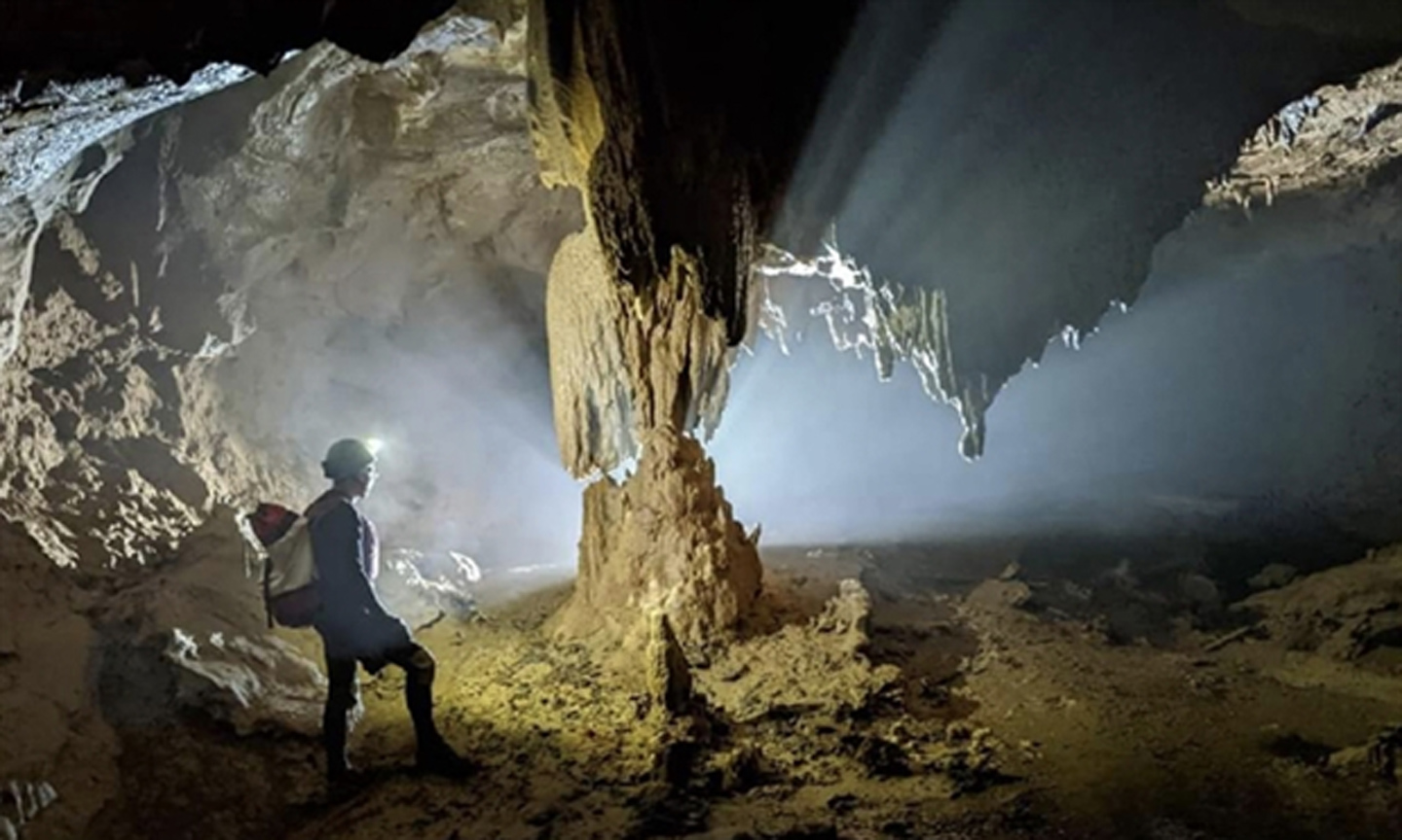 Five untouched caves in Tuyen Hoa district, Quang Binh province discovered by experts of British Royal Cave Association. (Photo courtesy of the British Royal Cave Association).