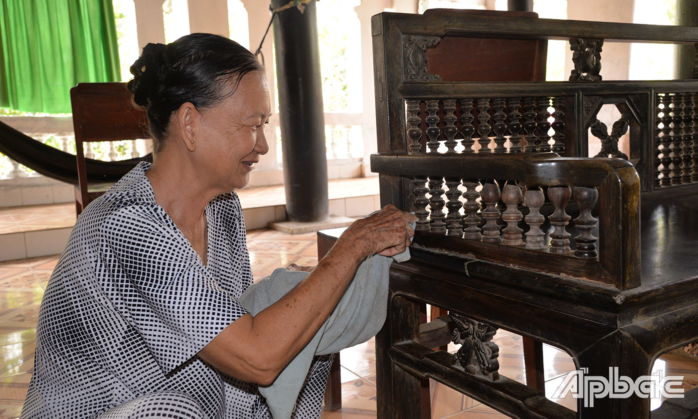 Ngôi nhà cổ được gia đình ông Xoát chăm chút, gìn giữ cẩn thận.