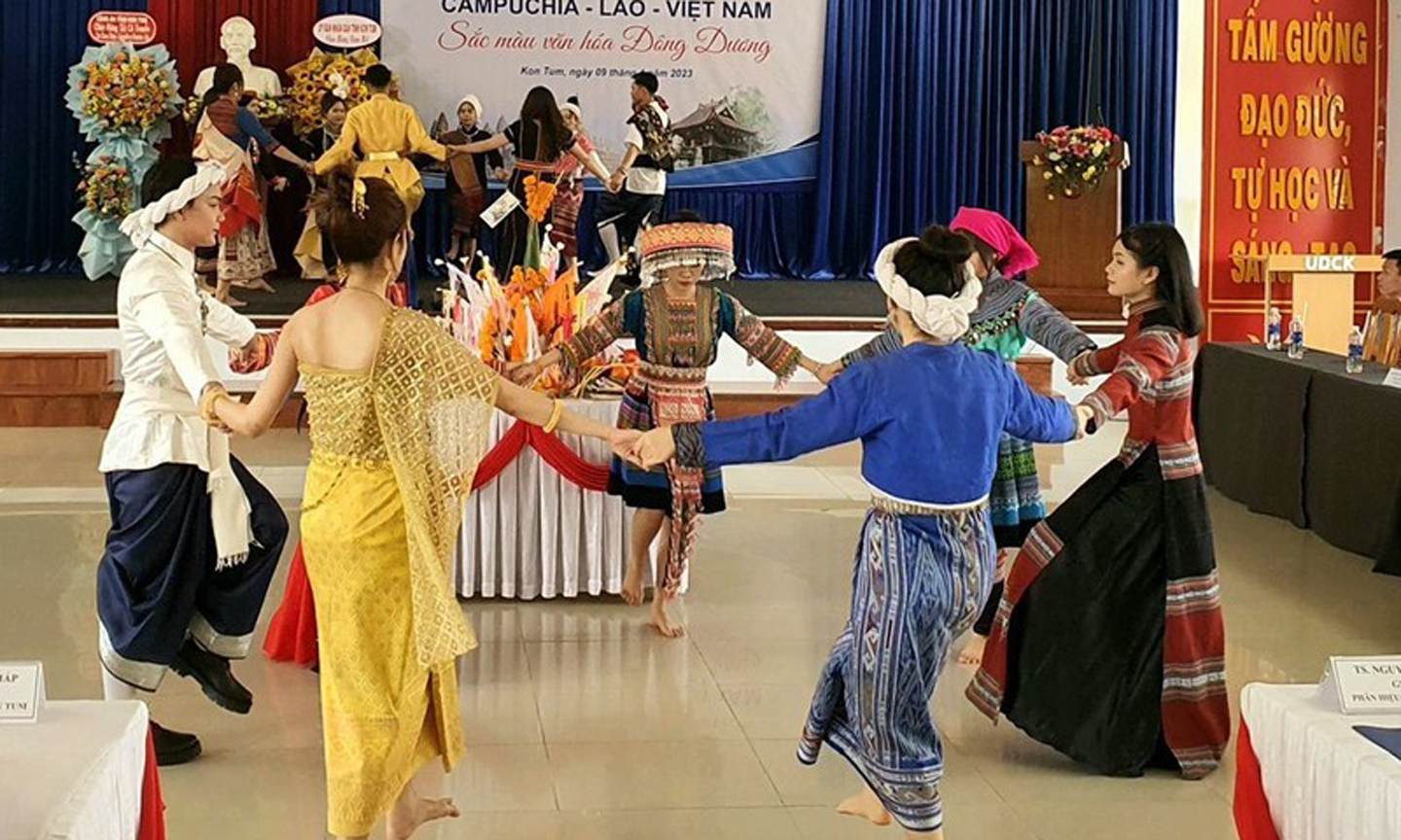 At the cultural exchange event in Kon Tum (Photo: NDO).