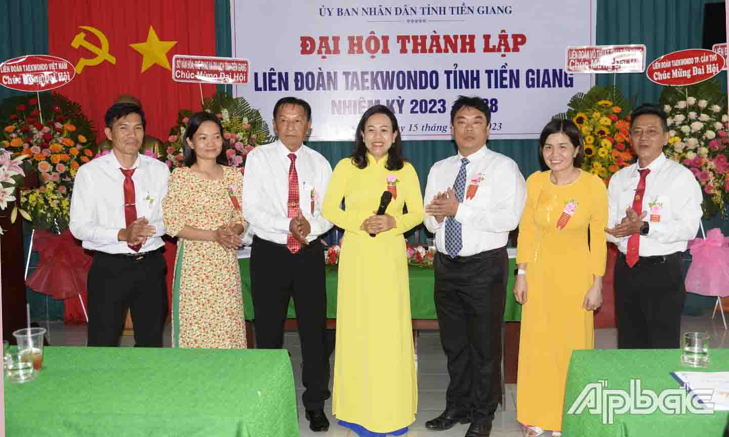 Ban Chấp hành Liên đoàn ra mắt tại Đại hội.