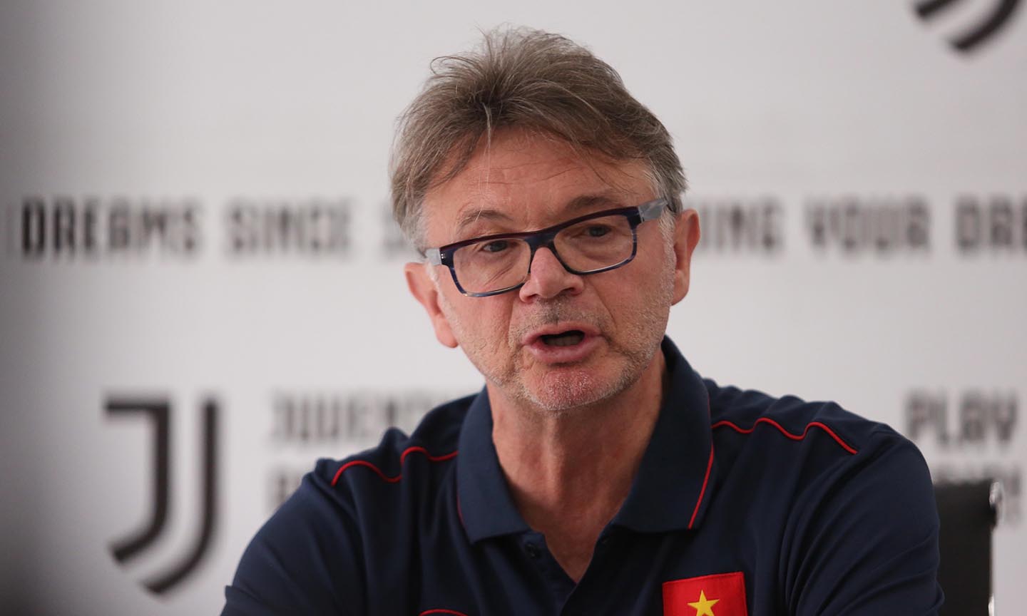 HLV Philippe Troussier tin tưởng vào sự chuẩn bị của U22 Việt Nam.