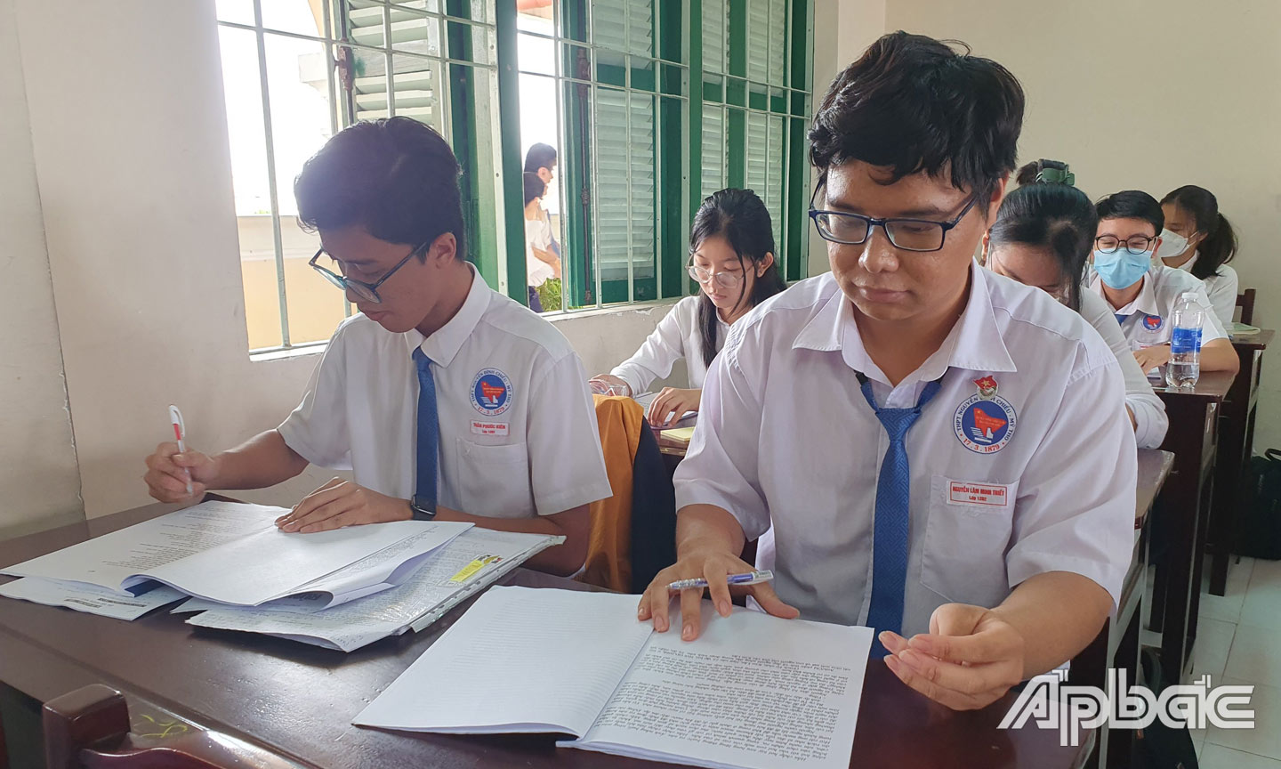 Học sinh lớp 12 Trường THPT Nguyễn Đình Chiểu trong giờ học.