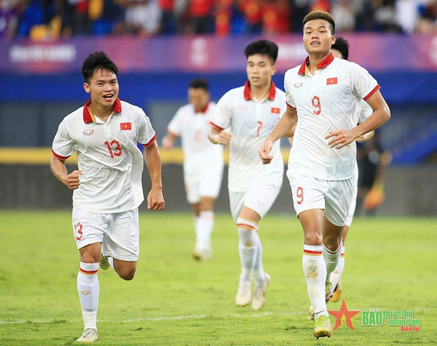 Các tuyển thủ U.22 Việt Nam đang có khởi đầu thuận lợi tại SEA Games 32. Ảnh: VIỆT AN 