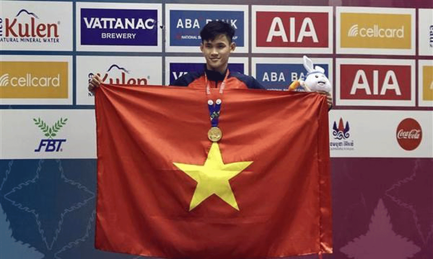 Swimmer Pham Thanh Bao sets a new SEA Games record in the men’s 200m breaststroke with 2 minutes 11 seconds and 45 (Photo: VNA).