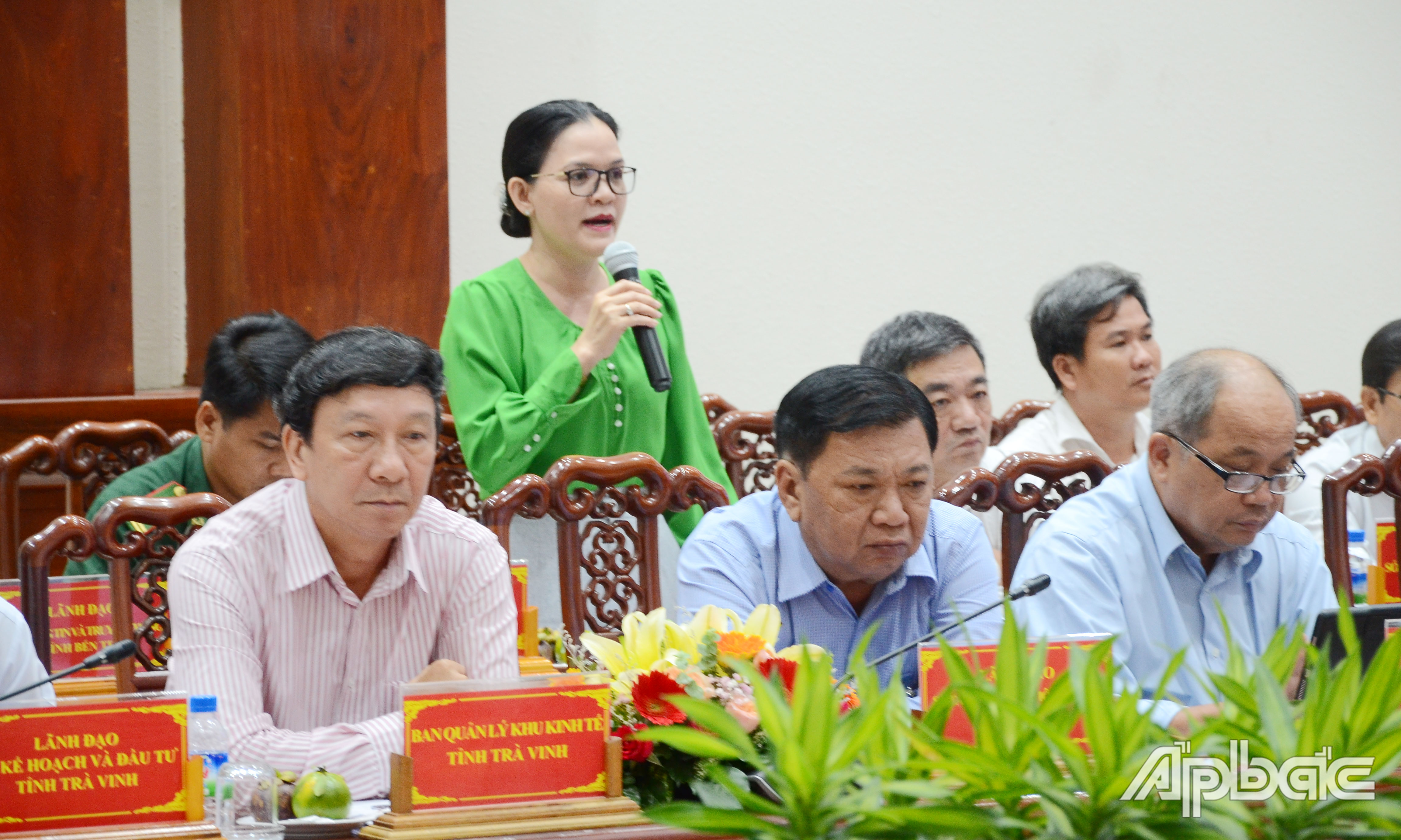 Lãnh đạo Sở Văn hóa - Thể thao và Du lịch tỉnh Bến Tre phát biểu về giải pháp liên kết phát triển du lịch.