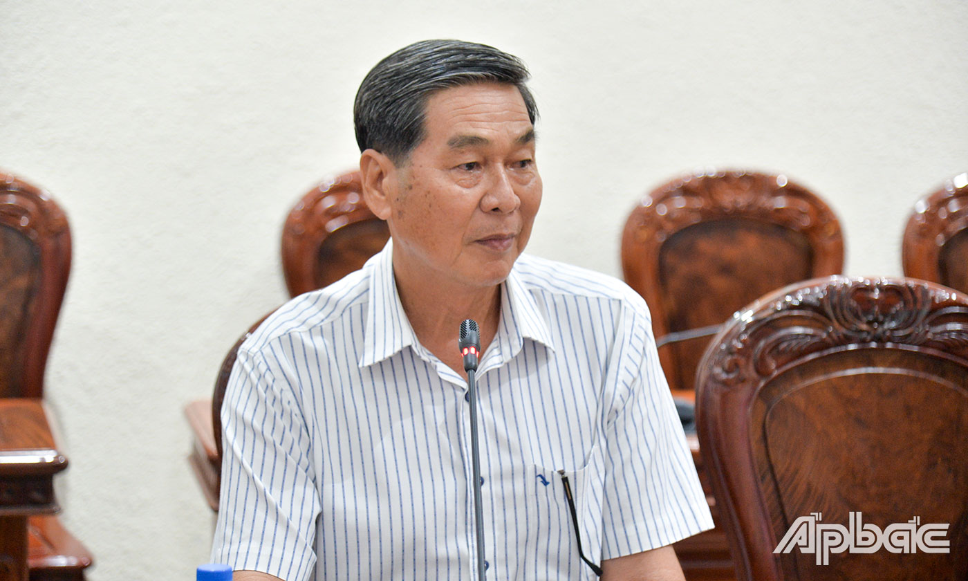 Ông Trần Văn Sông phát biểu ý kiến tại buổi tiếp công dân.