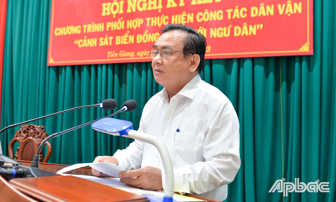Đồng chí Võ Văn Bình phát biểu tại hội nghị ký kết.